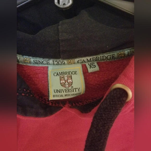 Cambridge University Red Sweatshirt - Picture 2 of 4
